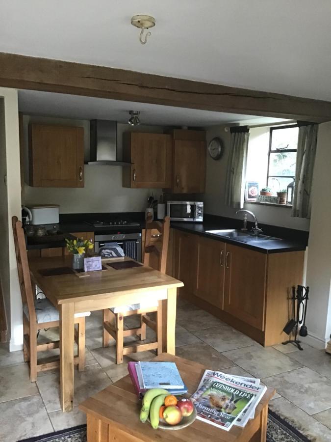 Dove Cottage Bisley  Eksteriør billede