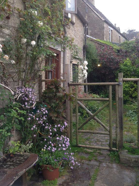 Dove Cottage Bisley  Eksteriør billede