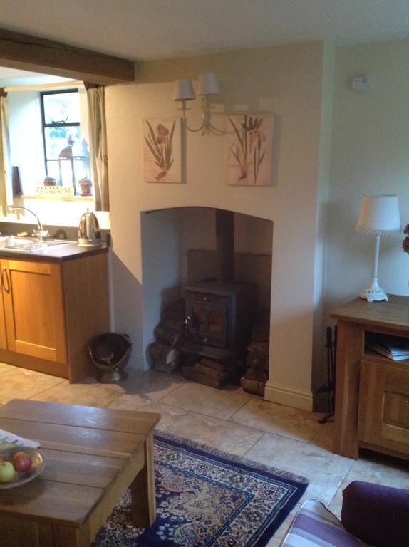 Dove Cottage Bisley  Eksteriør billede